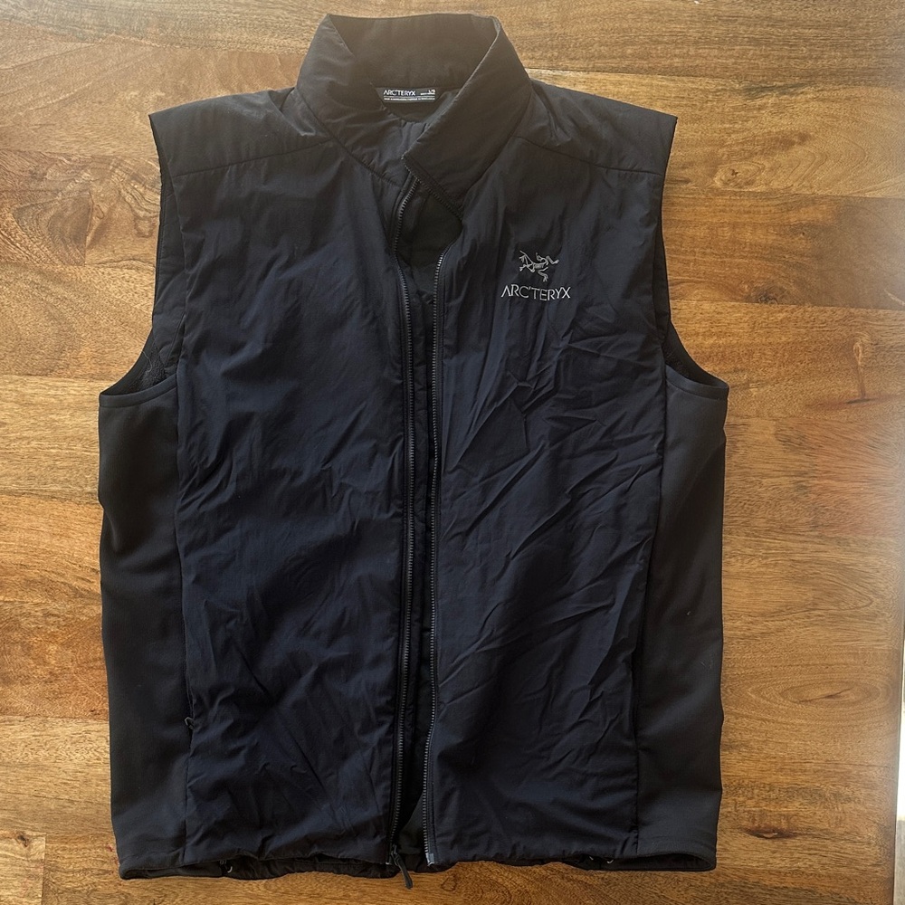 Arc'teryx Men's Atom Vest in Black
